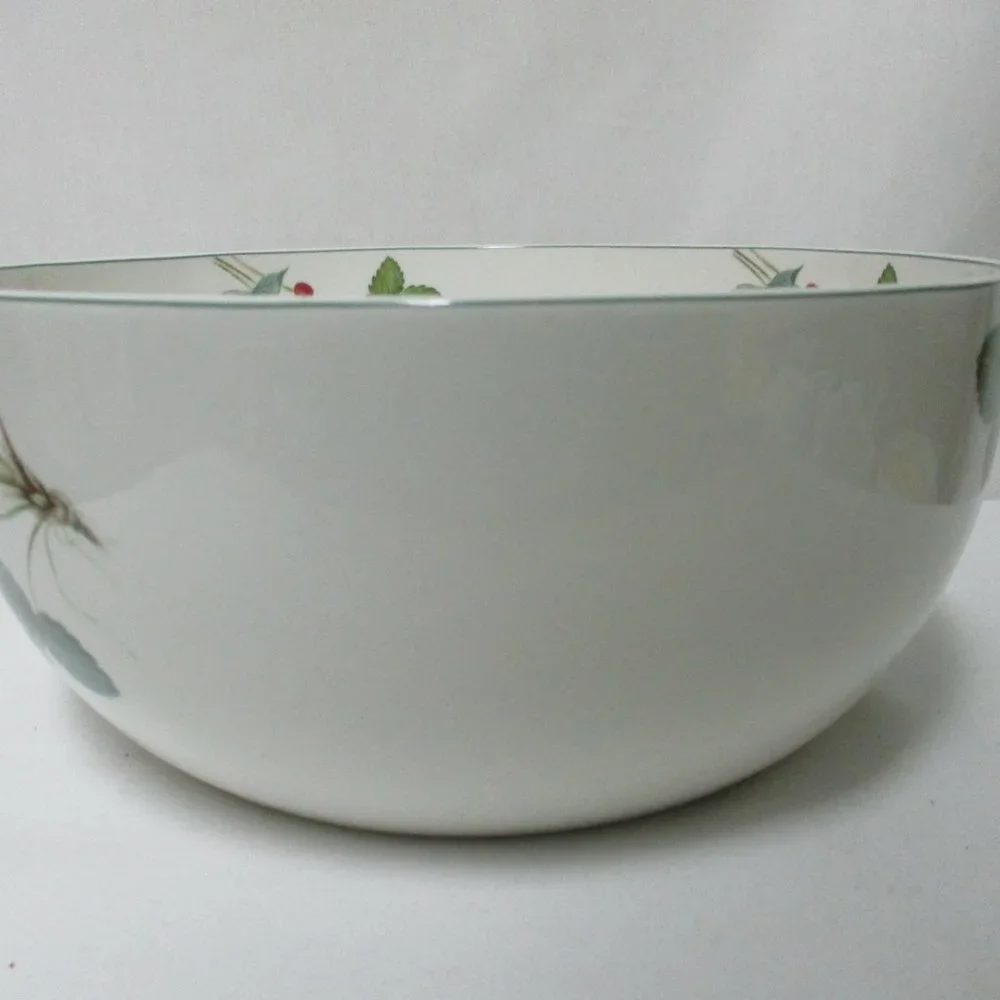 Mikasa Optima Strawberry Hill Serving Bowl Y4117 Chip Resistant Fine China Vtg